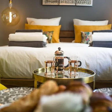 Miss Eiffel Tower 파리