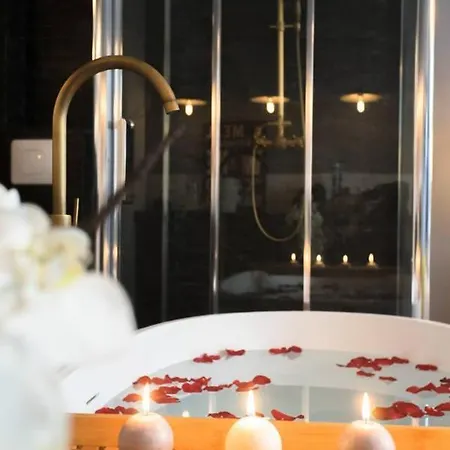 Miss Eiffel Tower 파리