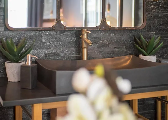 Miss Eiffel Tower Апартаменты Париж