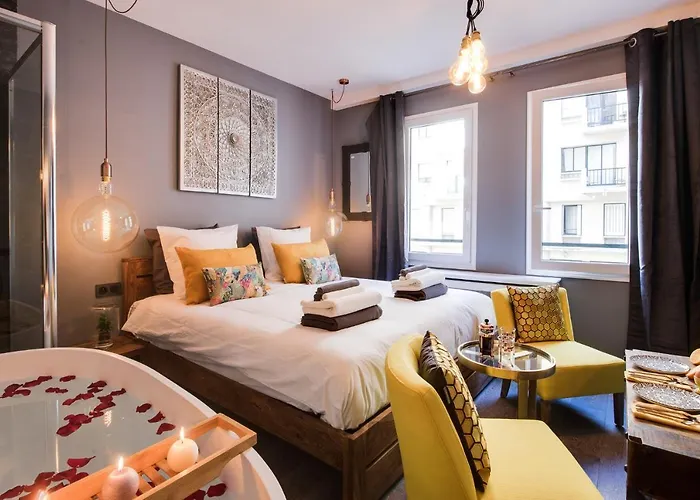 Miss Eiffel Tower Apartment *