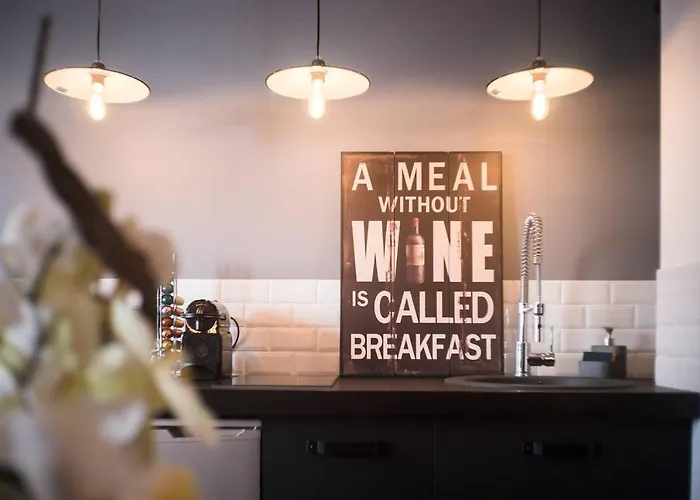 Miss Eiffel Tower Апартаменты Париж